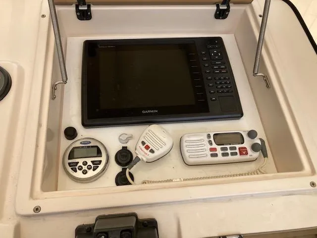 Slide: The Image of Navigation system on a 2002 Intrepid 322 boat. - 7