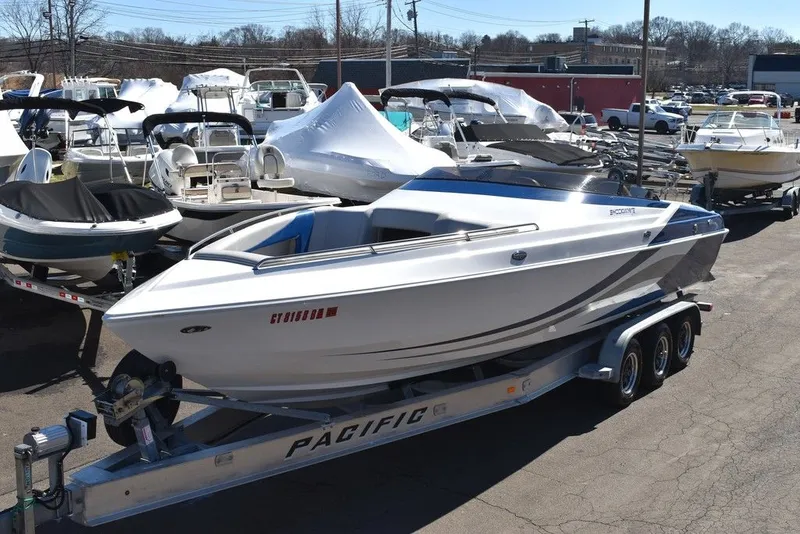 Slide: The Image of Shockwave Boats 29 Magnatude 2020 - 1