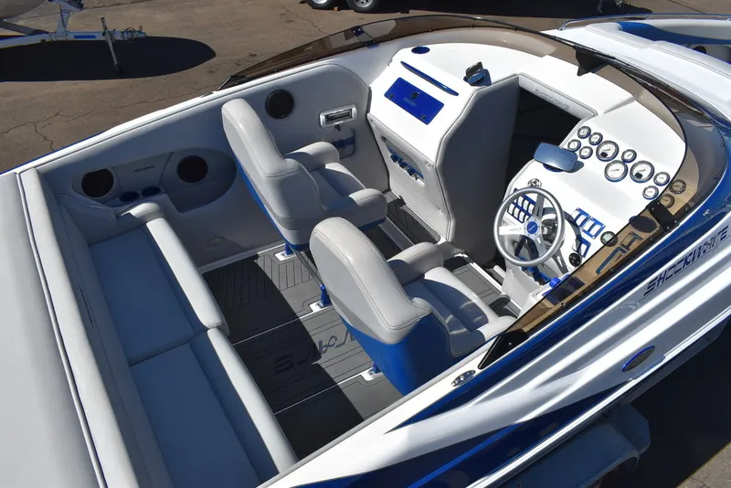 Slide: The Image of Shockwave Boats 29 Magnatude 2020 - 13