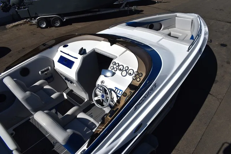Slide: The Image of Shockwave Boats 29 Magnatude 2020 - 14