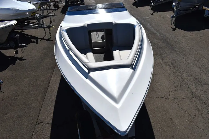 Slide: The Image of Shockwave Boats 29 Magnatude 2020 - 17