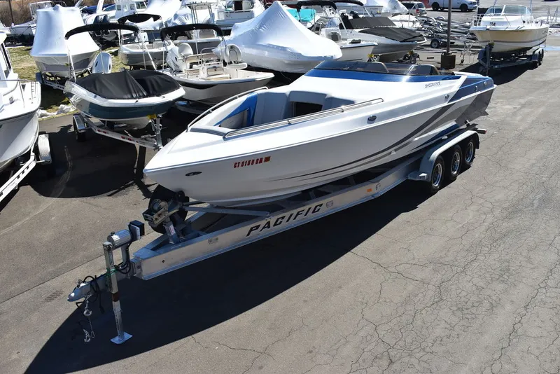 Slide: The Image of Shockwave Boats 29 Magnatude 2020 - 2