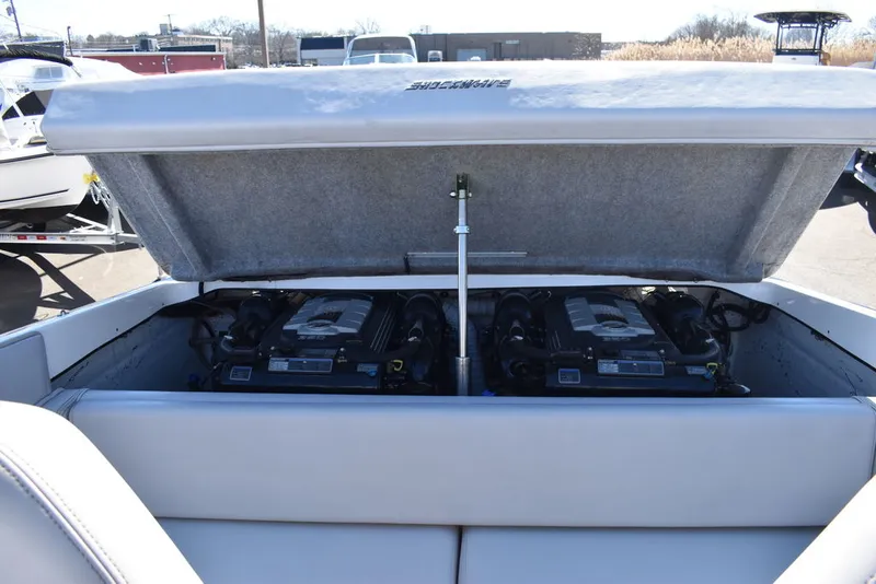 Slide: The Image of Shockwave Boats 29 Magnatude 2020 - 27