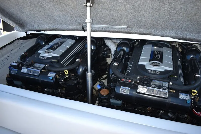 Slide: The Image of Shockwave Boats 29 Magnatude 2020 - 28