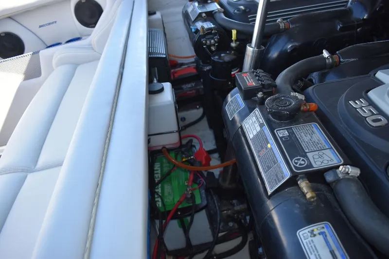 Slide: The Image of Shockwave Boats 29 Magnatude 2020 - 34