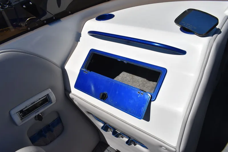 Slide: The Image of Shockwave Boats 29 Magnatude 2020 - 39