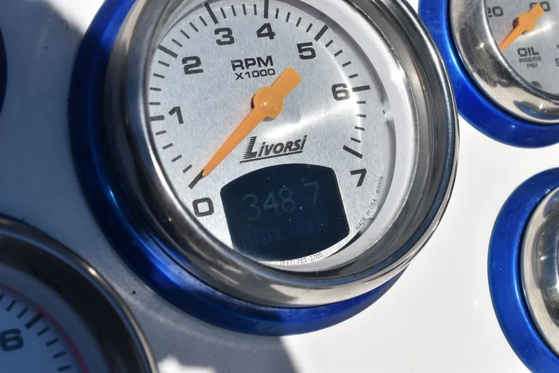 Slide: The Image of Shockwave Boats 29 Magnatude 2020 - 45