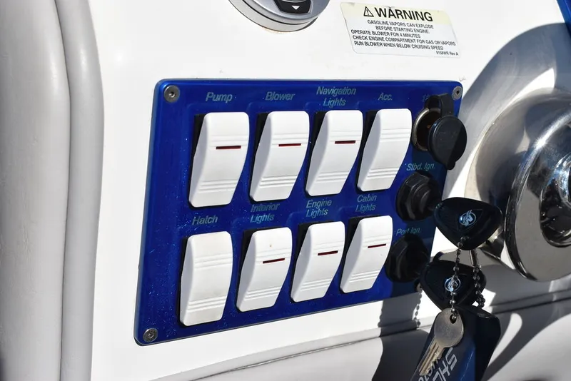 Slide: The Image of Shockwave Boats 29 Magnatude 2020 - 48