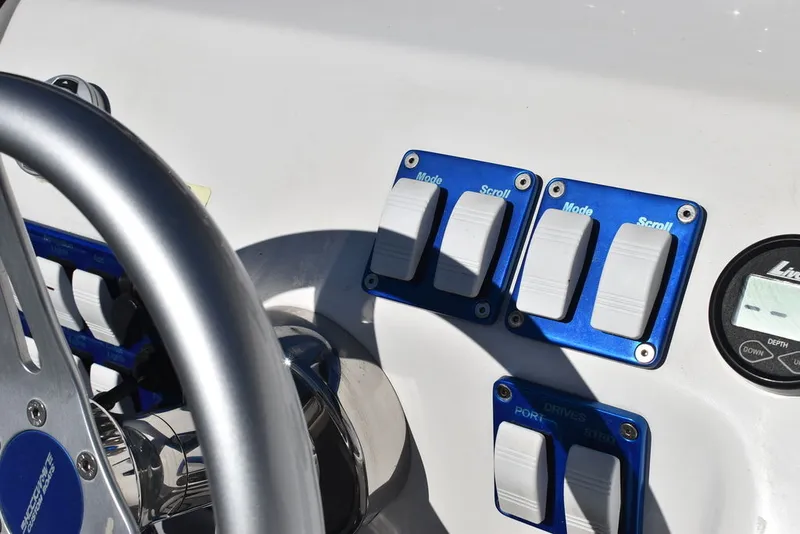 Slide: The Image of Shockwave Boats 29 Magnatude 2020 - 49