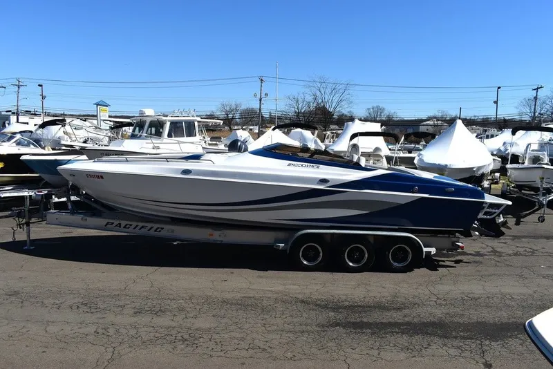 Slide: The Image of Shockwave Boats 29 Magnatude 2020 - 5