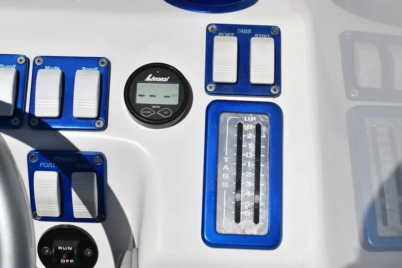 Slide: The Image of Shockwave Boats 29 Magnatude 2020 - 52