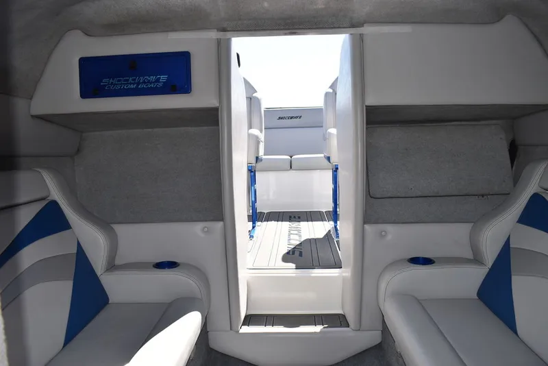 Slide: The Image of Shockwave Boats 29 Magnatude 2020 - 55