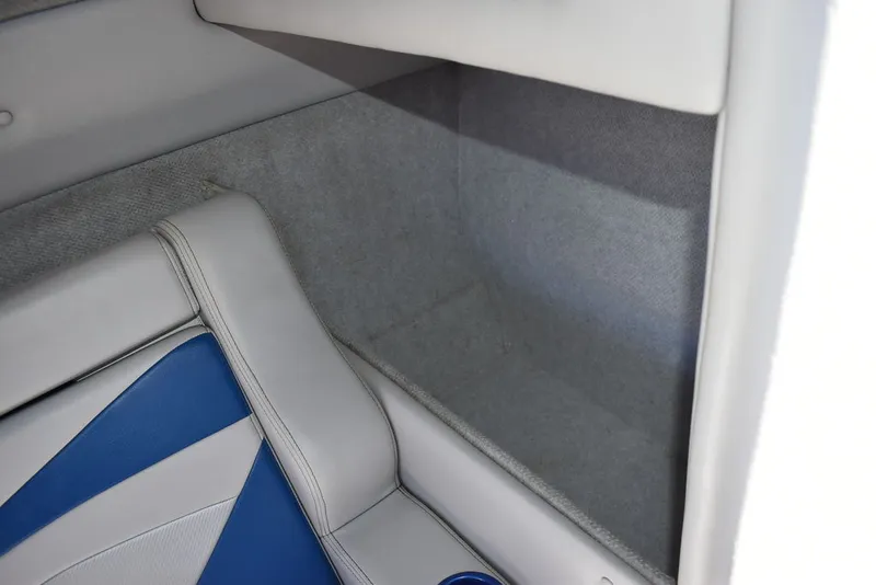 Slide: The Image of Shockwave Boats 29 Magnatude 2020 - 59