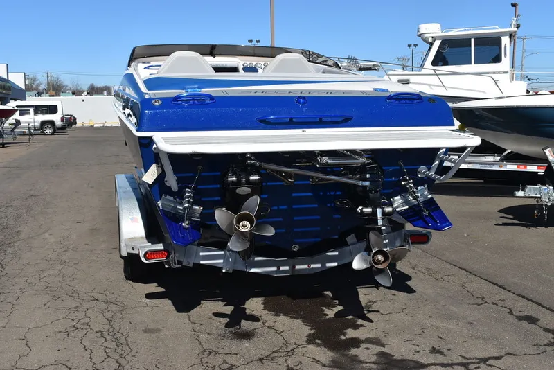 Slide: The Image of Shockwave Boats 29 Magnatude 2020 - 7