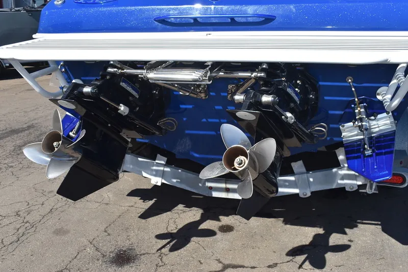 Slide: The Image of Shockwave Boats 29 Magnatude 2020 - 70