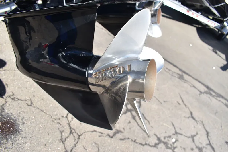 Slide: The Image of Shockwave Boats 29 Magnatude 2020 - 77