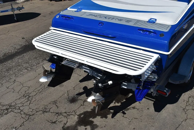 Slide: The Image of Shockwave Boats 29 Magnatude 2020 - 8