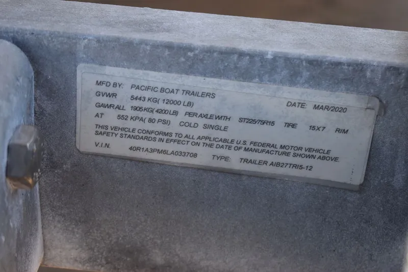 Slide: The Image of Shockwave Boats 29 Magnatude 2020 - 83