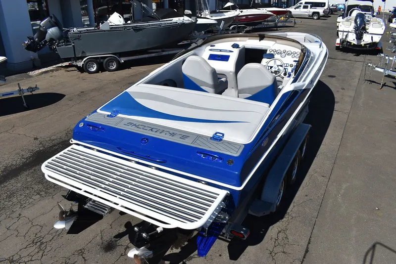 Slide: The Image of Shockwave Boats 29 Magnatude 2020 - 9