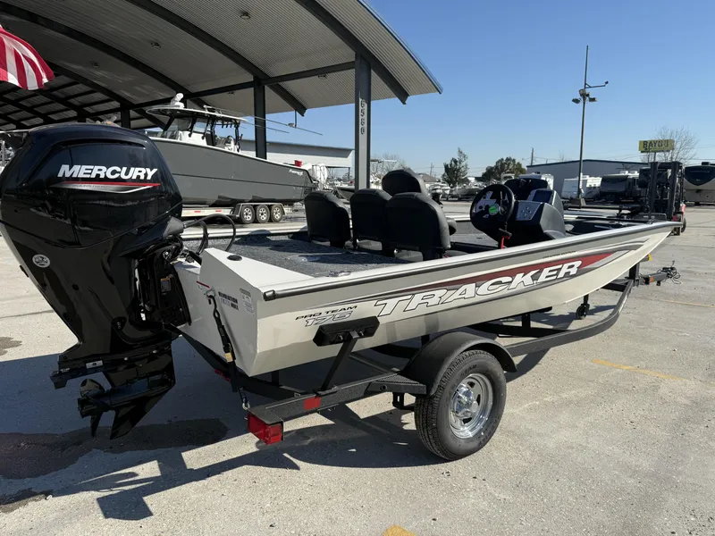 Slide: The Image of Tracker Pro Team 175 2025 - 5