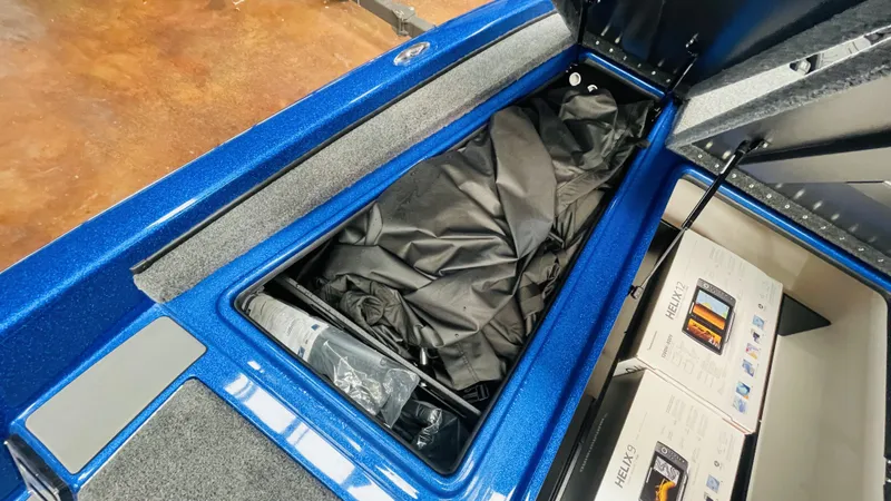 Slide: The Image of Falcon F205 2024 - 8