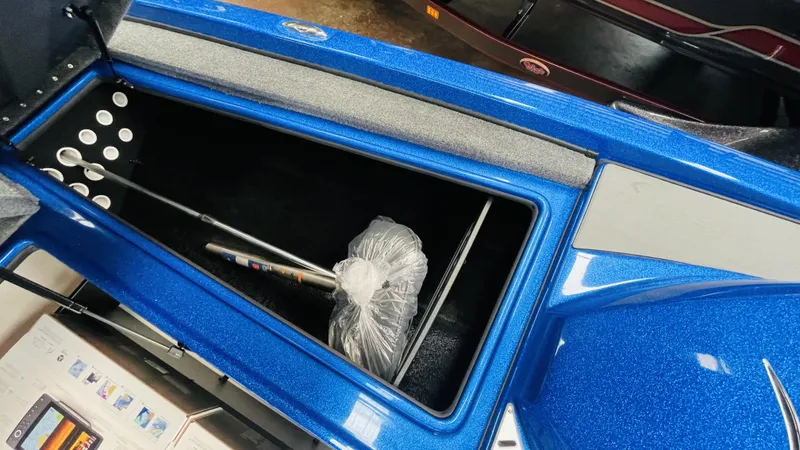 Slide: The Image of Falcon Boats F205 2024 - 18