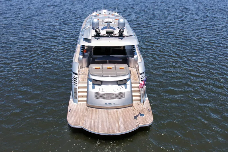 Slide: The Image of 2007 Pershing 90 yacht on water, rear view. - 10