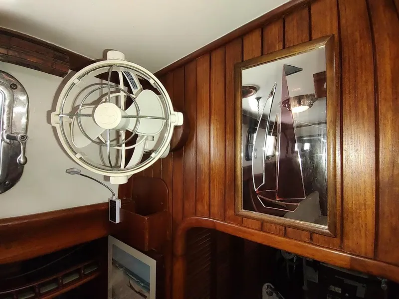 Slide: The Image of Bruce Roberts 450 1981 - 102