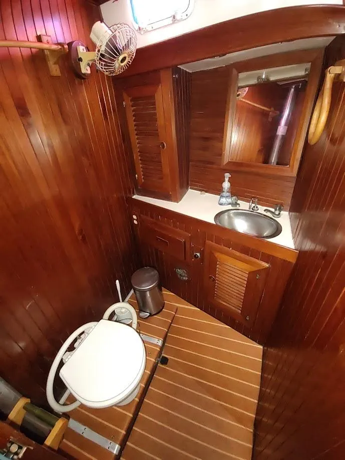 Slide: The Image of Bruce Roberts 450 1981 - 133