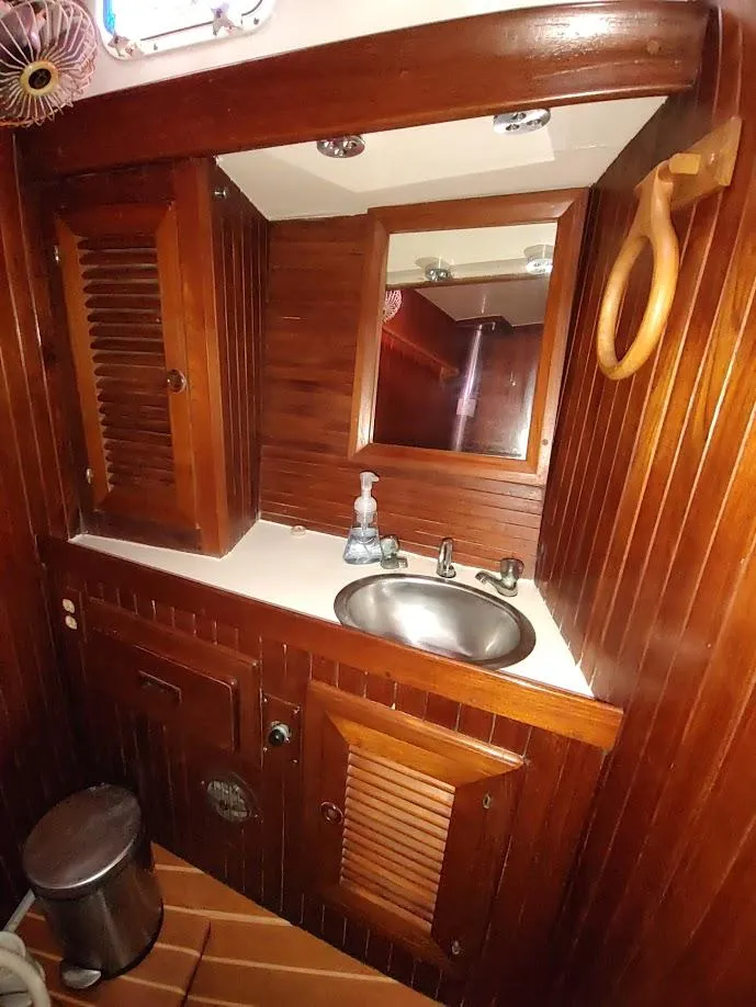 Slide: The Image of Bruce Roberts 450 1981 - 135