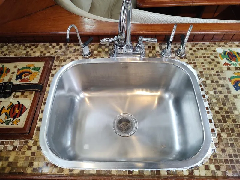 Slide: The Image of Bruce Roberts 450 1981 - 64