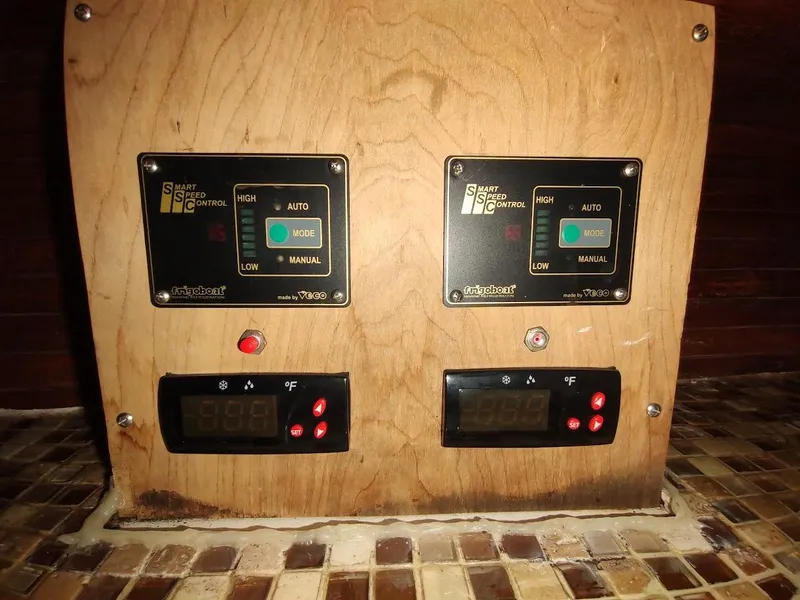 Slide: The Image of Bruce Roberts 450 1981 - 78