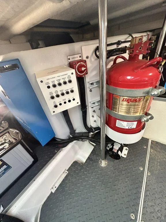 Slide: The Image of Formula 380 Super Sport Crossover 2021 - 59