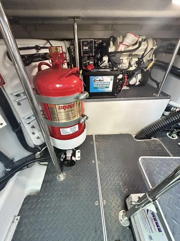 Slide: The Image of Formula 380 Super Sport Crossover 2021 - 60