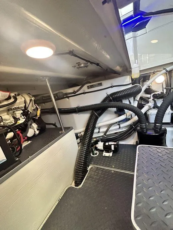 Slide: The Image of Formula 380 Super Sport Crossover 2021 - 62