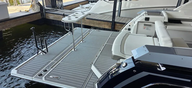 Slide: The Image of Formula 380 Super Sport Crossover 2021 - 66