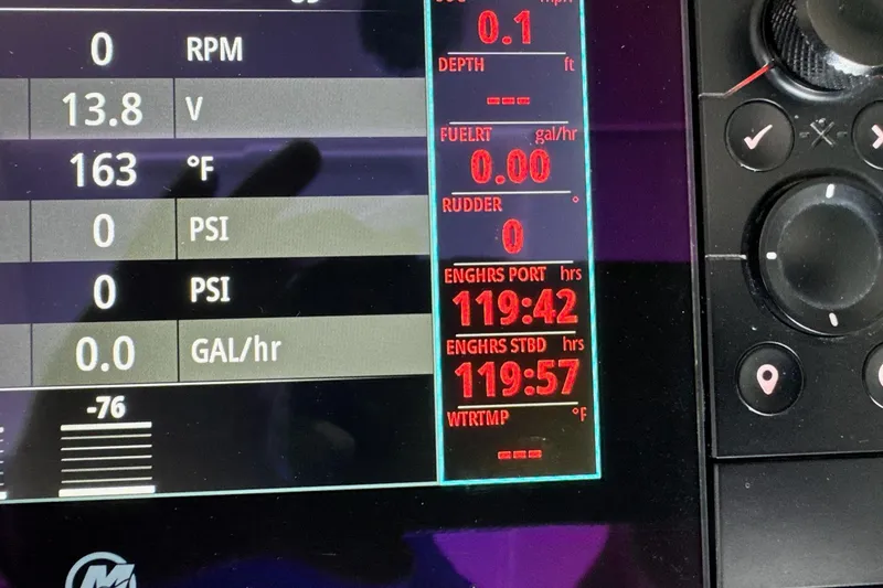 Slide: The Image of Formula 380 Super Sport Crossover 2021 - 67