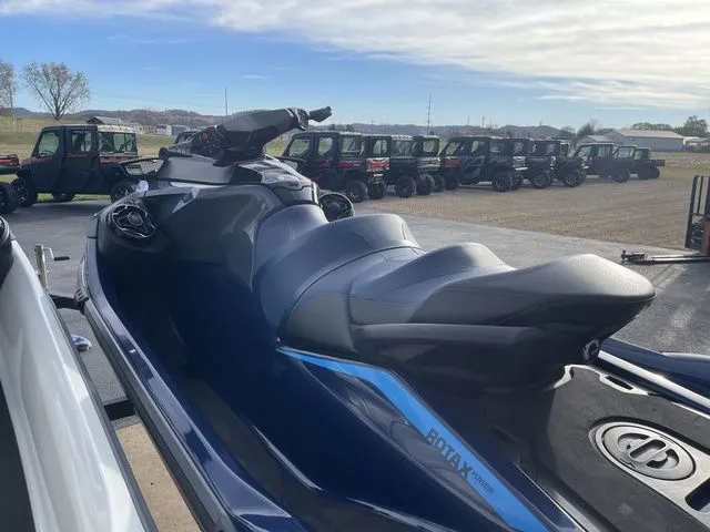 Slide: The Image of Sea-Doo GTX 230 2024 - 6