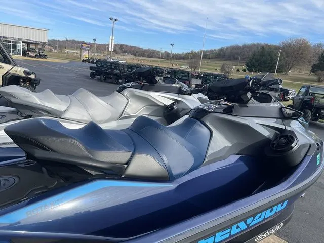 Slide: The Image of Sea-Doo GTX 230 2024 - 9