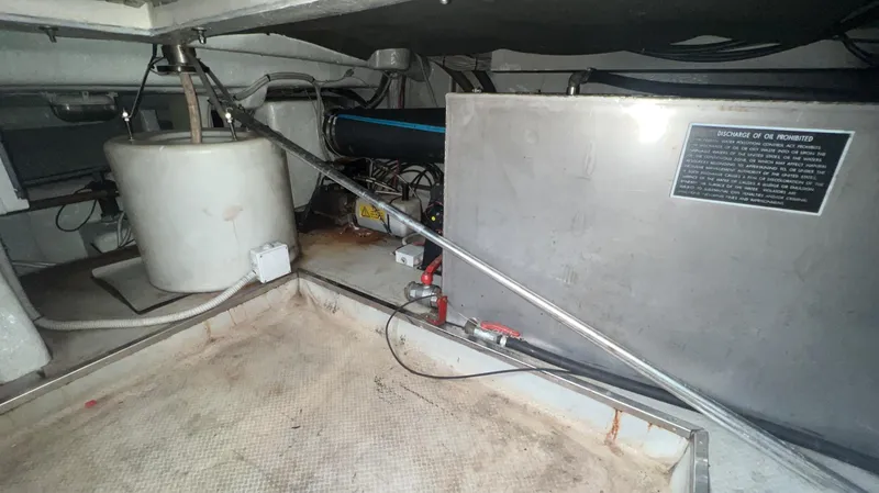 Slide: The Image of Engine room of a 2001 Uniesse Flybridge 48 yacht. - 40