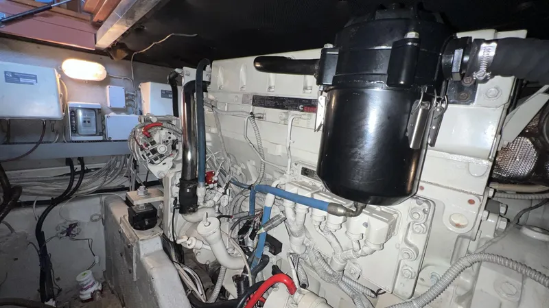 Slide: The Image of Uniesse Flybridge 48 2001 - 50