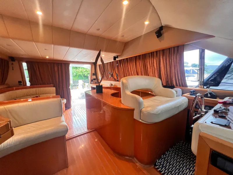 Slide: The Image of Uniesse Flybridge 48 2001 - 58