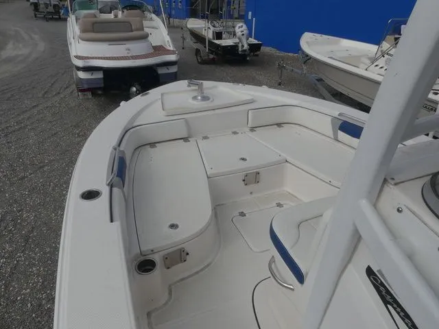 Slide: The Image of Robalo 226 Cayman 2024 - 13