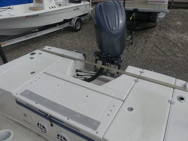 Slide: The Image of Robalo 226 Cayman 2024 - 18