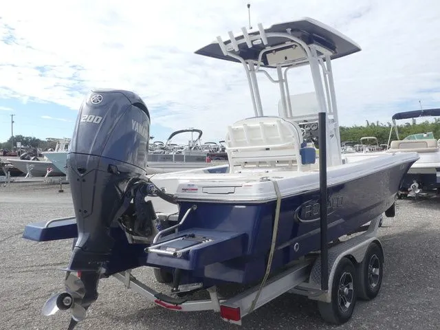 Slide: The Image of Robalo 226 Cayman 2024 - 4