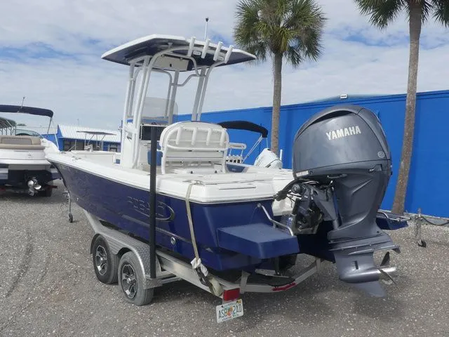 Slide: The Image of Robalo 226 Cayman 2024 - 6
