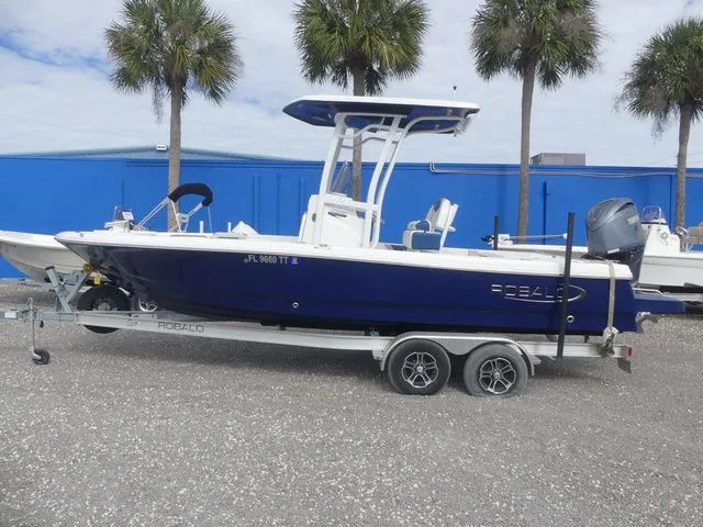 Slide: The Image of Robalo 226 Cayman 2024 - 7