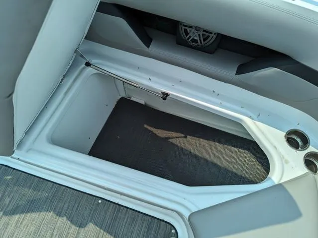 Slide: The Image of Four Winns HD5 OB 2023 - 15