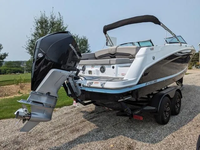 Slide: The Image of Four Winns HD5 OB 2023 - 3