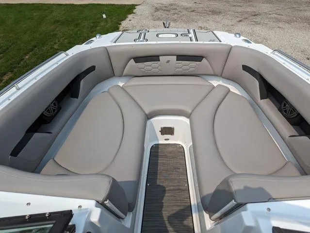 Slide: The Image of Four Winns HD5 OB 2023 - 7